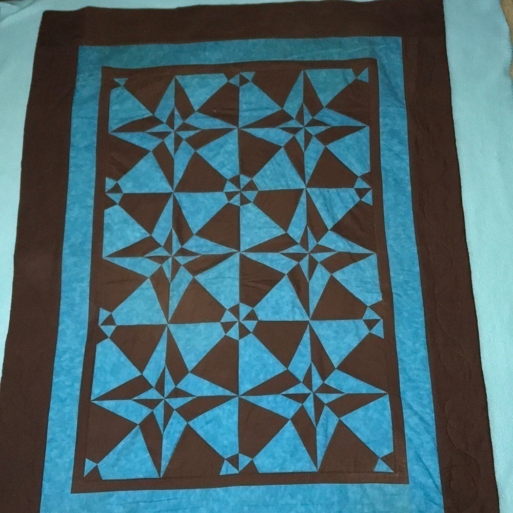QUILT- Hand made lap size 🎄Host pick🎄